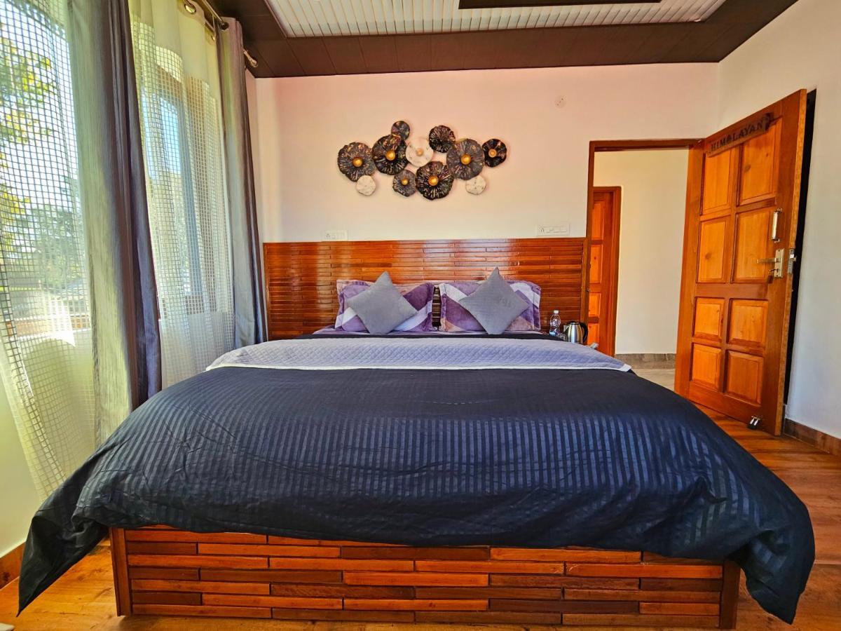 The Tulip Bir Hotel Bagian luar foto